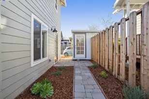 882 61st St, Oakland, CA 94608 - Photo 25