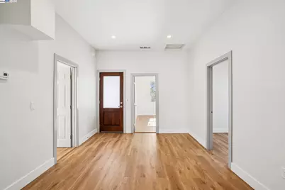 882 61st St, Oakland, CA 94608 - Photo 3