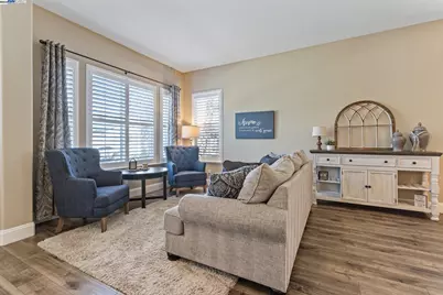 6454 Green Castle Cir, Discovery Bay, CA 94505 - Photo 5