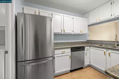 560 Canyon Oaks #H, Oakland, CA 94605 - Photo 5