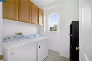 5700 Oakmont Dr, Richmond, CA 94806 - Photo 45