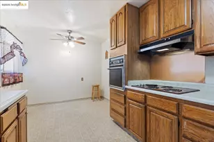 4704 Scotia Ave, Oakland, CA 94605 - Photo 9