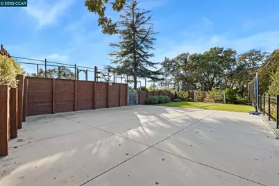 961 Oak View Cir, Lafayette, CA 94549 - Photo 37