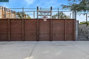 961 Oak View Cir, Lafayette, CA 94549 - Photo 39