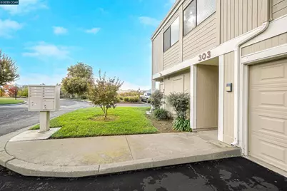 303 Atlas Dr #7, Hercules, CA 94547 - Photo 3