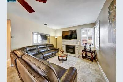 913 Cedar Brook Ln, Vacaville, CA 95687 - Photo 17