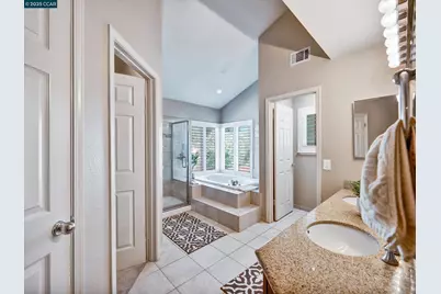 913 Cedar Brook Ln, Vacaville, CA 95687 - Photo 31