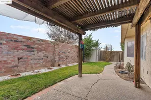 1974 Paradise Valley Ct, Tracy, CA 95376 - Photo 25