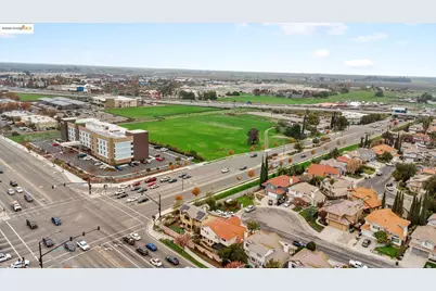 1974 Paradise Valley Ct, Tracy, CA 95376 - Photo 31