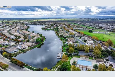 1050 Clear Lake Dr, Oakley, CA 94561 - Photo 53