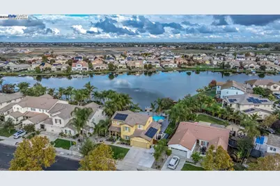 1050 Clear Lake Dr, Oakley, CA 94561 - Photo 11