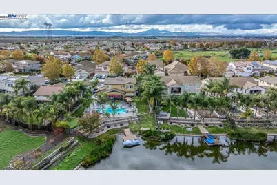 1050 Clear Lake Dr, Oakley, CA 94561 - Photo 7