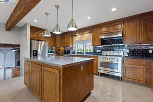 1672 Crescent Ave, Castro Valley, CA 94546 - Photo 23