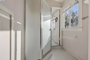 1011 11th St, Oakland, CA 94606 - Photo 29