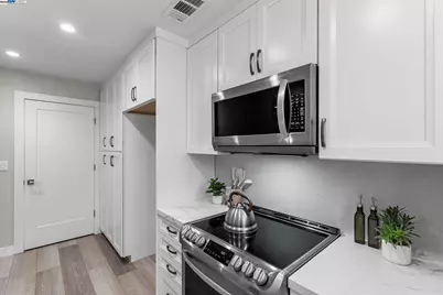 8170 Mountain View Dr #F, Pleasanton, CA 94588 - Photo 21