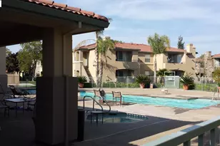 5201 Laguna Oaks Dr, Elk Grove, CA 95758 - Photo 9