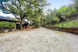 230 Moraga Way, Orinda, CA 94563 - Photo 3