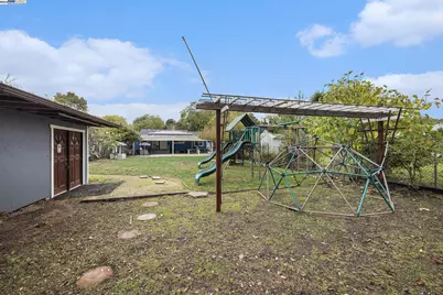 2036 Brookside Dr, San Pablo, CA 94806 - Photo 19