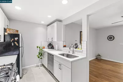 31 Adelaide Dr, Martinez, CA 94553 - Photo 11