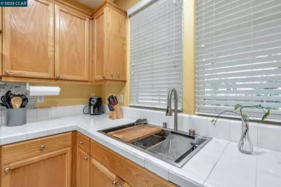 2036 Serra Ln, Hercules, CA 94547 - Photo 19