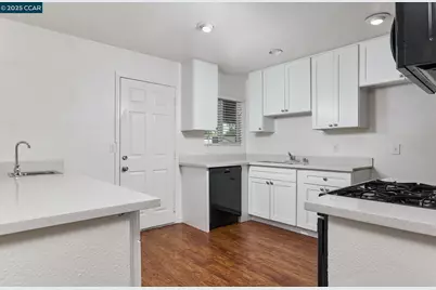 1878 Southwood Dr, Vacaville, CA 95687 - Photo 3