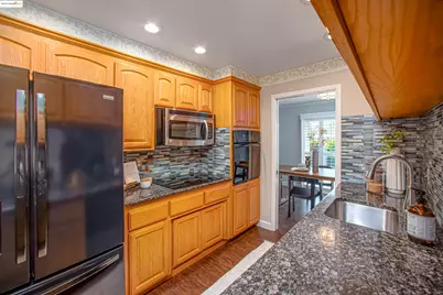 7036 13th St, Sacramento, CA 95831 - Photo 9