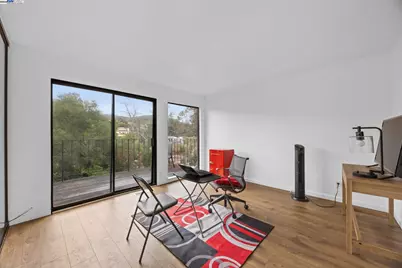 3660 Oak Knoll Blvd, Oakland, CA 94605 - Photo 17