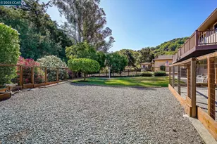 6401 Tri Ln, El Sobrante, CA 94803 - Photo 23