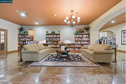 4213 Hovnanian Dr, Sacramento, CA 95834 - Photo 57