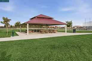 4213 Hovnanian Dr, Sacramento, CA 95834 - Photo 33