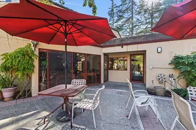 25912 Hayward Blvd #Unit 204, Hayward, CA 94542 - Photo 27