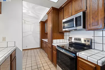 25912 Hayward Blvd #Unit 204, Hayward, CA 94542 - Photo 13