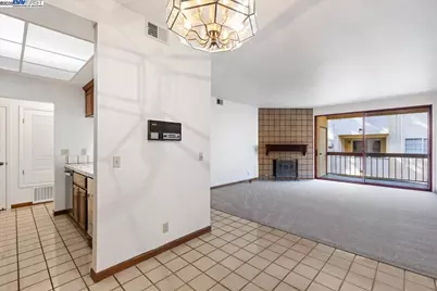 25912 Hayward Blvd #Unit 204, Hayward, CA 94542 - Photo 5
