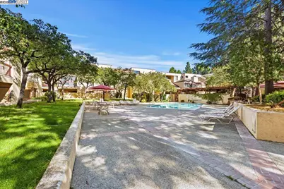 25912 Hayward Blvd #Unit 204, Hayward, CA 94542 - Photo 23