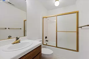 25912 Hayward Blvd, Hayward, CA 94542 - Photo 21