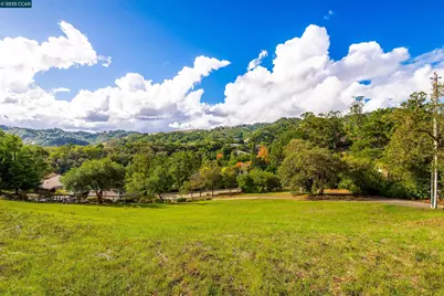 8 Gable Lane, Lafayette, CA 94549 - Photo 7