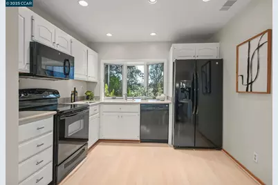 1566 Ashwood Dr, Martinez, CA 94553 - Photo 9