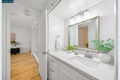 4 Commodore Drive #D335, Emeryville, CA 94608 - Photo 15