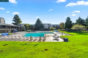 4 Commodore Dr, Emeryville, CA 94608 - Photo 43