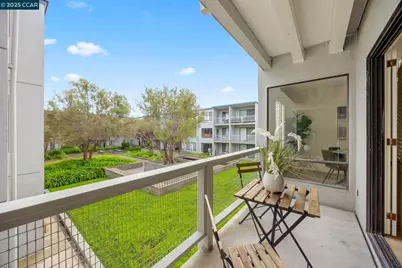 4 Commodore Drive #D335, Emeryville, CA 94608 - Photo 23