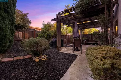 362 Willowcreek Ln, Martinez, CA 94553 - Photo 41