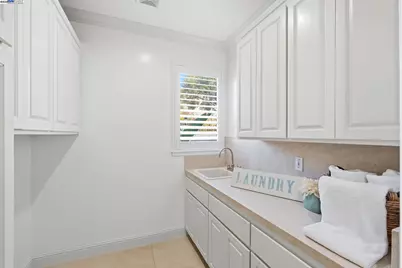 61 Montclaire Dr, Fremont, CA 94539 - Photo 43