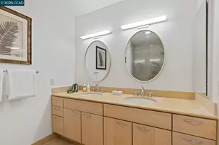 1 Lakeside Dr, Oakland, CA 94612 - Photo 21