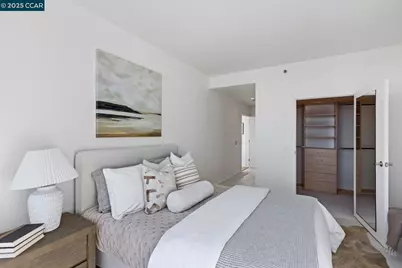 1 Lakeside Dr #1404, Oakland, CA 94612 - Photo 19