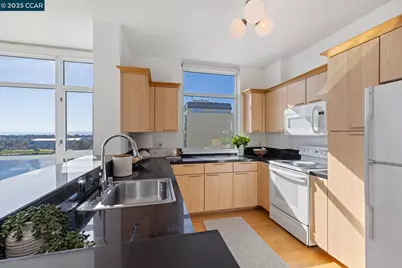 1 Lakeside Dr #1404, Oakland, CA 94612 - Photo 13