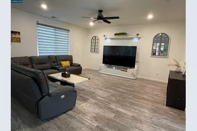 2026 Maiden Grass Ave, Manteca, CA 95337 - Photo 11