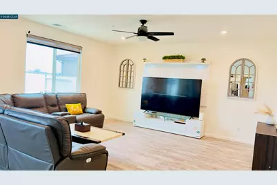 2026 Maiden Grass Ave, Manteca, CA 95337 - Photo 9