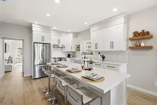 335 Hanover Ave, Oakland, CA 94606 - Photo 11