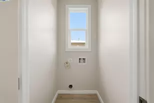 335 Hanover Ave, Oakland, CA 94606 - Photo 35