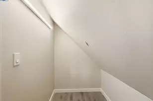 335 Hanover Ave, Oakland, CA 94606 - Photo 19